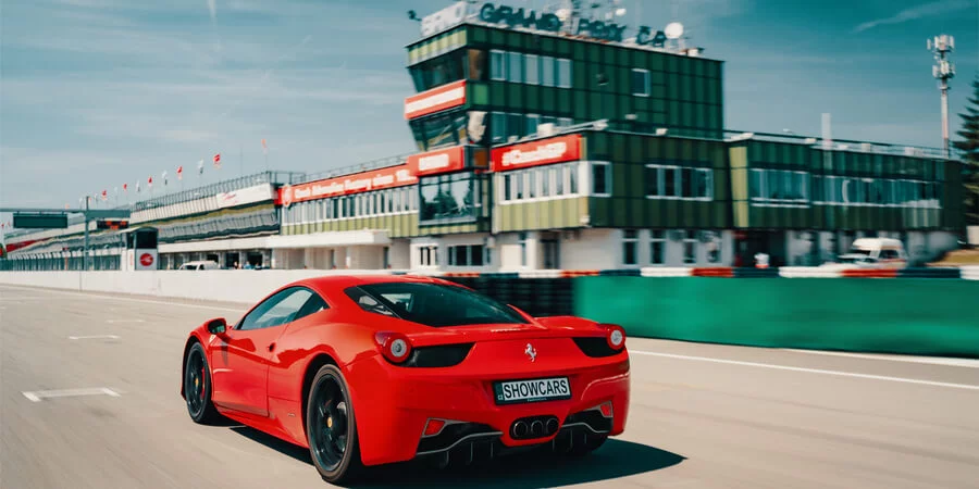 Jízda ve Ferrari 458 Italia v Praze
